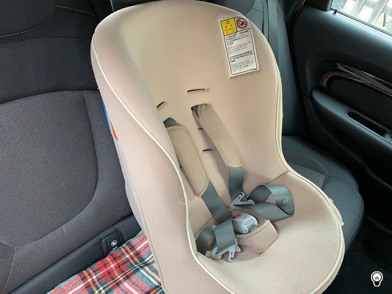 バスやタクシー、知人の車にチャイルドシートは必要?